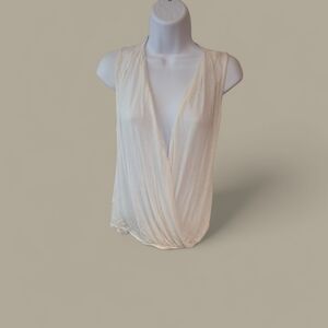 Pursue White Sleeveless Top Size S